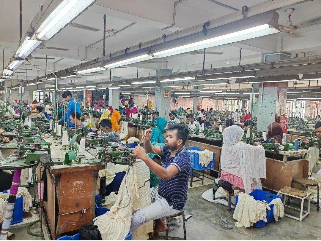 Title: Guangzhou Guangjin Textiles: A Leading Manufacturer in China