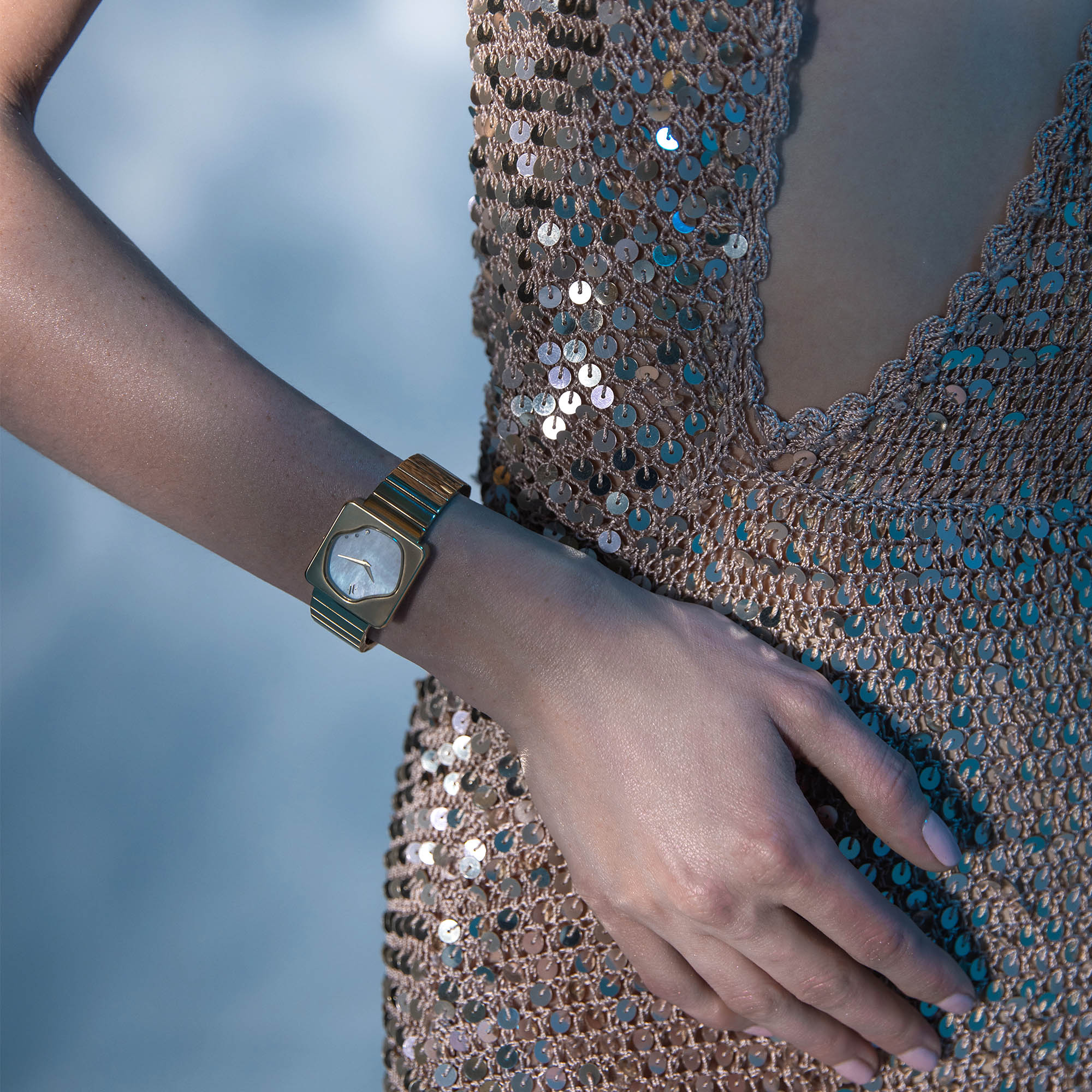 Armani Watch Textiles: A Luxurious and Elegant Timepiece