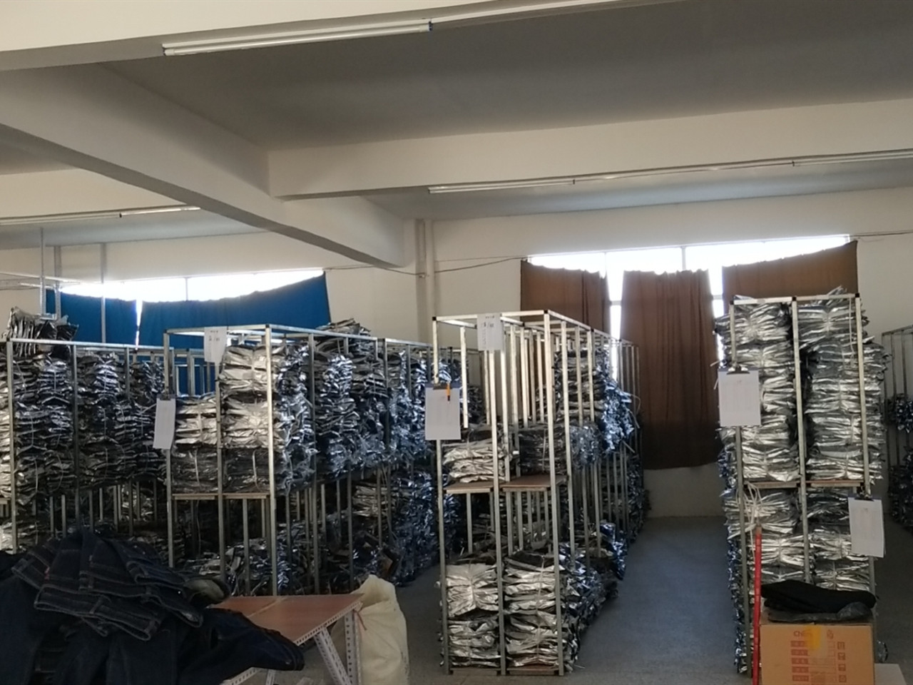 The Wholesale of Textiles in Guangzhou Jiu Sheng Hang