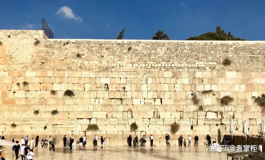 The Textiles of the Holy Temple