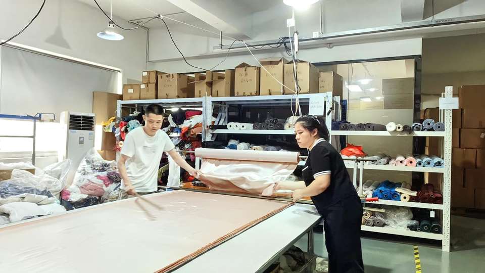 HANGZHOU CITY TEXTILES COMPANY: A PROSPEROUS ENTERPRISE IN THE TEXTILE INDUSTRY