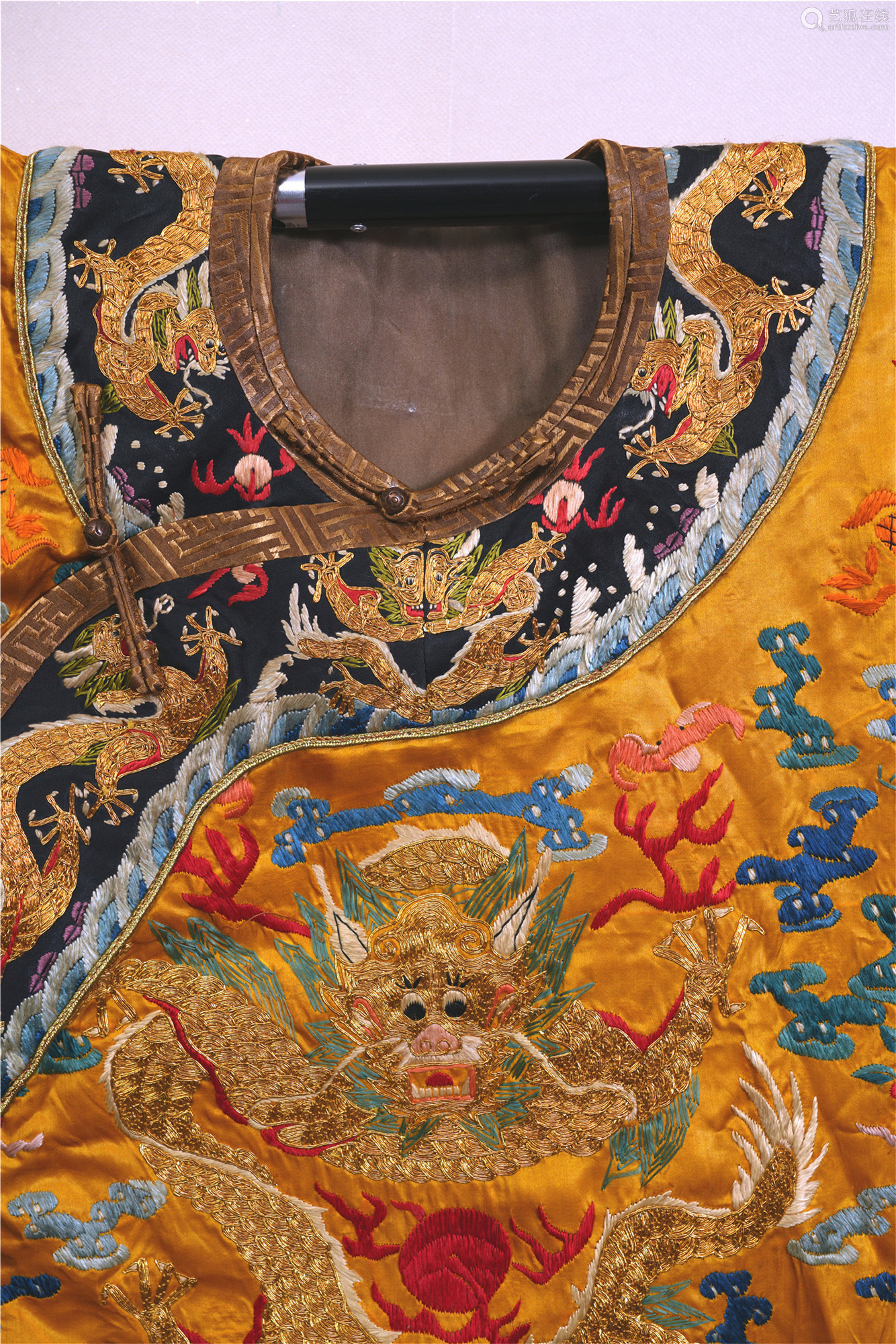 Title: Tonglong Textiles: A Masterpiece of Chinese Craftmanship