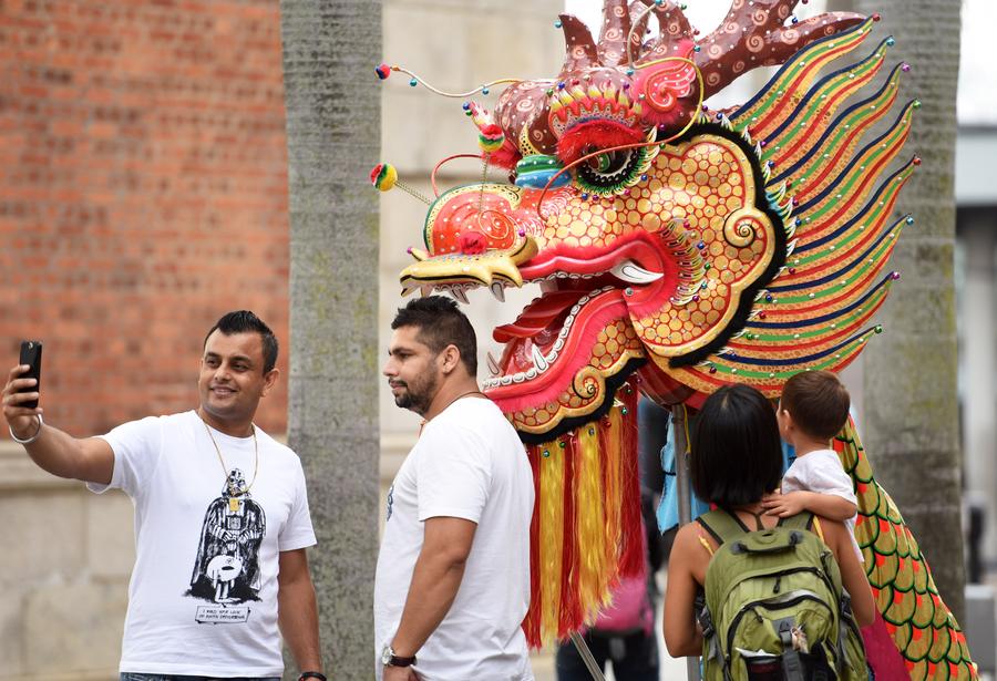 Title: Exploring the Art of Longhua Textile Manufacturing: An In-Depth Look into Chinas Rich Cultural Heritage