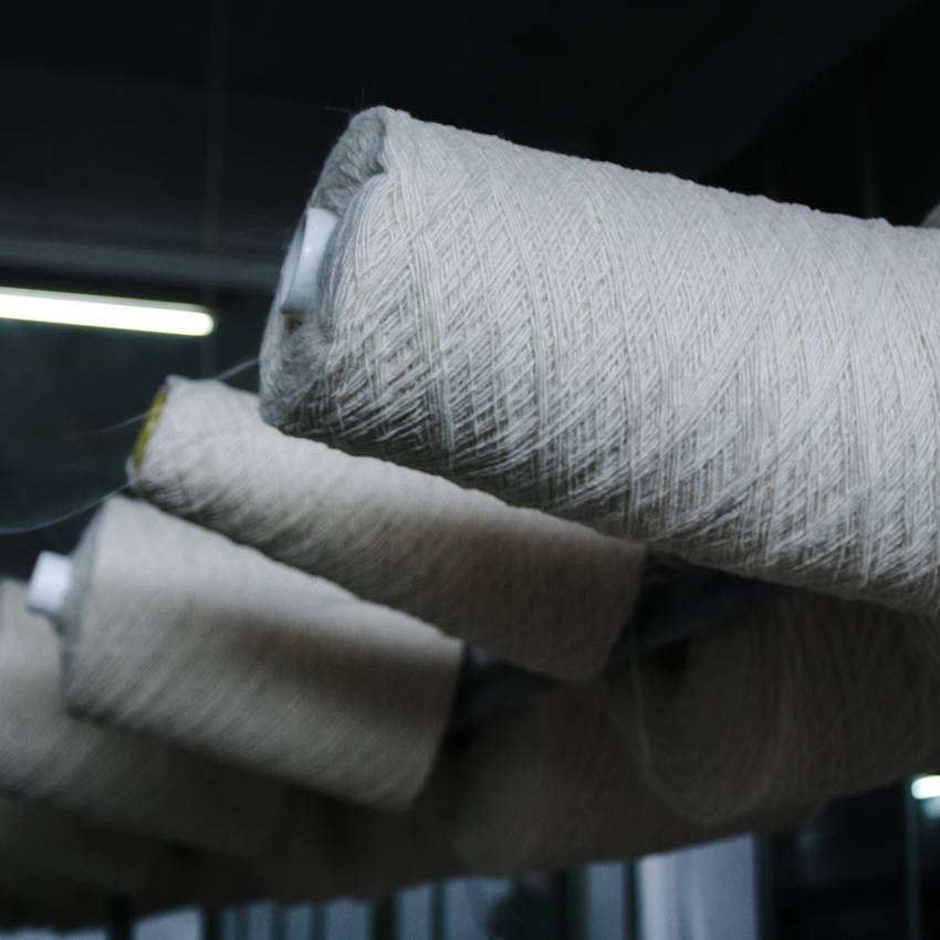 Title: The Art of Warping Cotton Yarn in Zhejiang Textile Mills