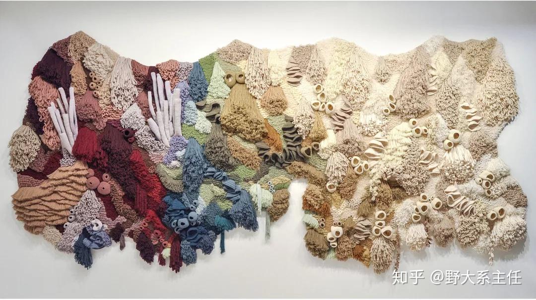 The beauty of Jiangyin coral velvet textiles