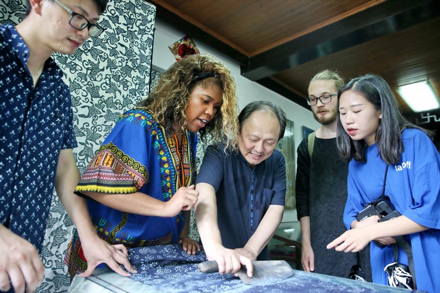 Title: Exploring the Rich Heritage and Exquisite Craftsmanship of Jiangsu Qianyu Textiles