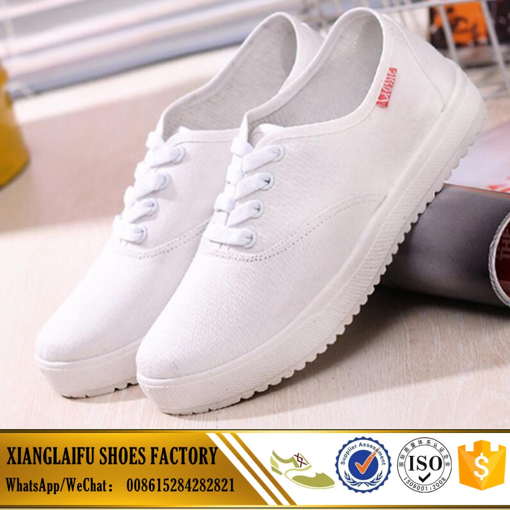 Clearance of Textile Fabric White Shoes in Stock