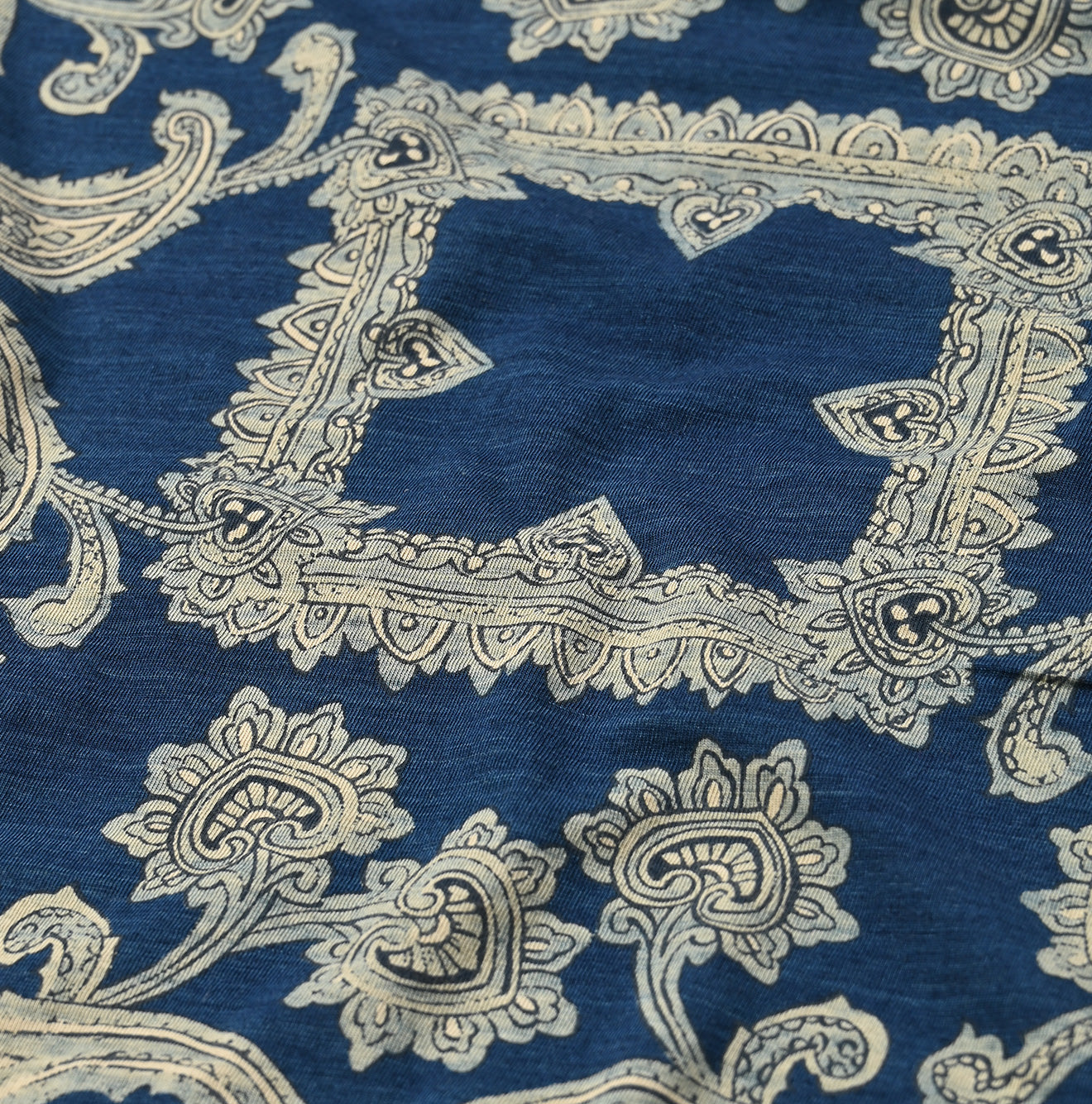 Title: Splendid Textiles: The Art and Craftmanship of Jinduan Textiles