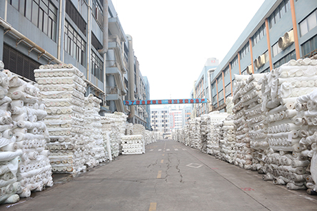 Title: Cotton Textile Factory in Hangzhou Hai管 District: A Legacy of Quality and Innovation