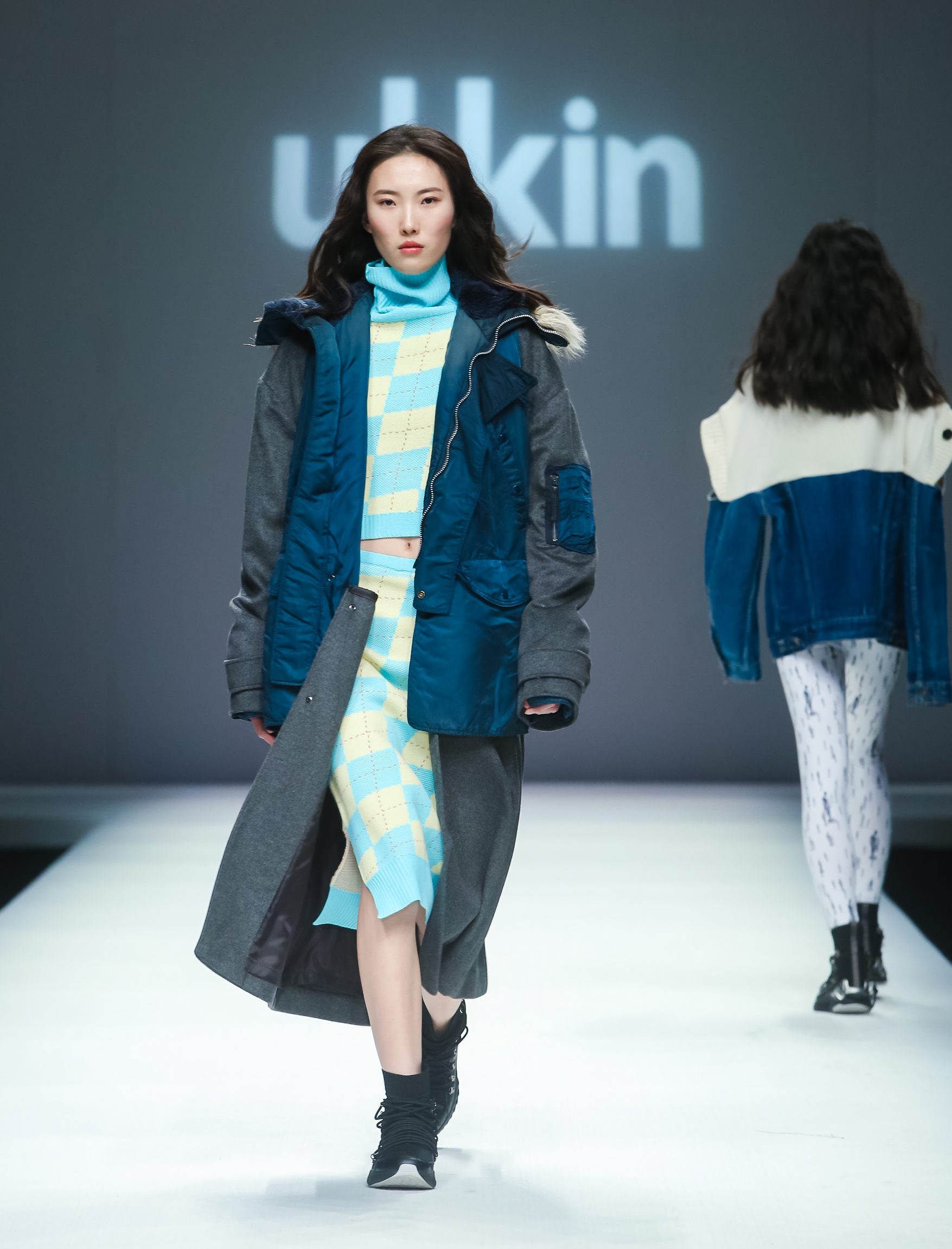 Title: Exploring the World of Korean Fashion and Textiles through Guangyuan Han Fashion Magazine