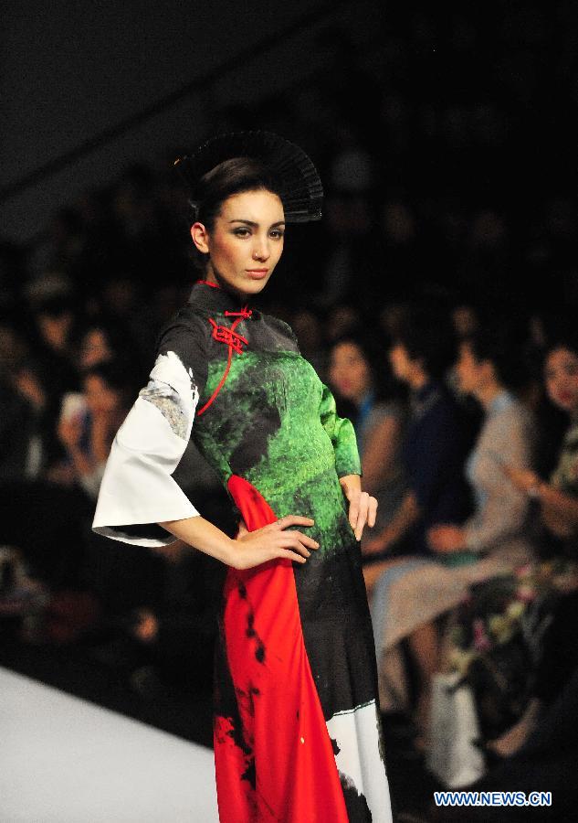 Title: Exploring the World of Korean Fashion and Textiles through Guangyuan Han Fashion Magazine