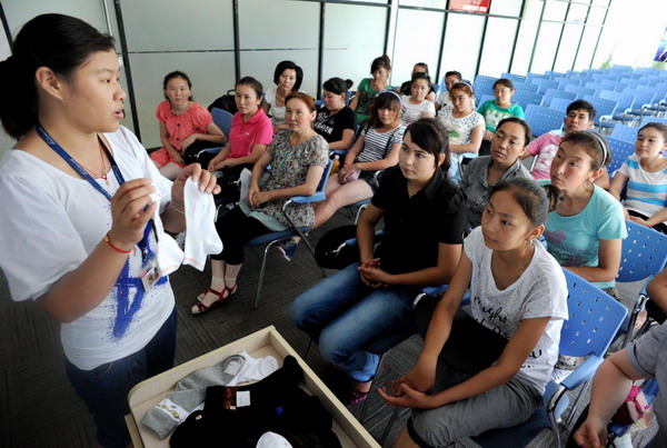 Textile factory women workers: a look into their lives and work