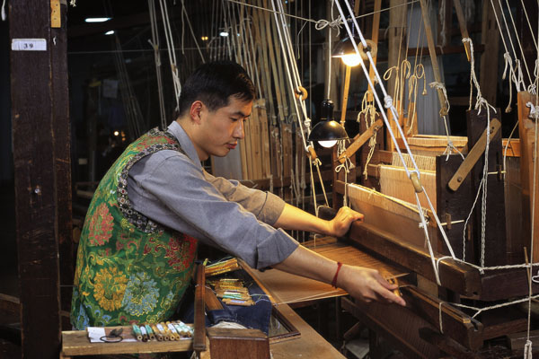 Title: Zhouxiang Tengyue Textiles: A Legacy of Craft and Quality in Shaoxing