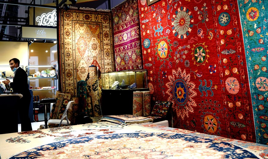 Title: Exploring the Rich Cultural Heritage of Henans Special Textiles