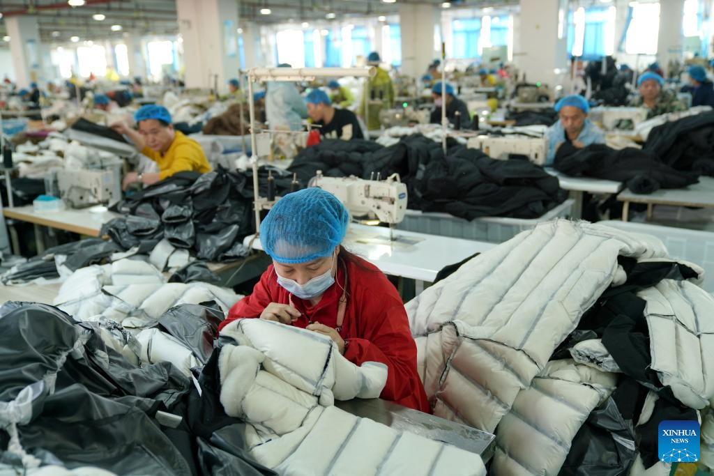 Title: The Impact of Divorce on Textile Workers in China