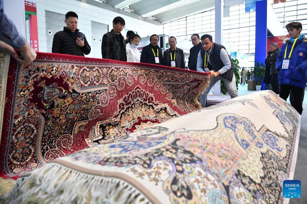 Title: The Story of Xining Baohu Textiles