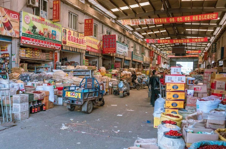 即墨纺织品布料批发市场，繁华的纺织品之都