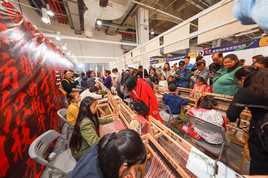 Exploring the Textile and Fabric Art Wholesale Market of Haikou