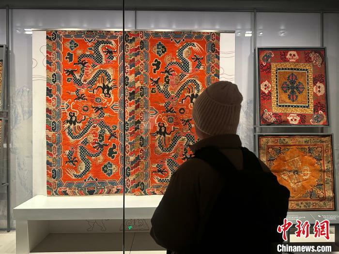 An Integrated Gallery of Gansu Textile Images: A Cultural and Historical Exploration