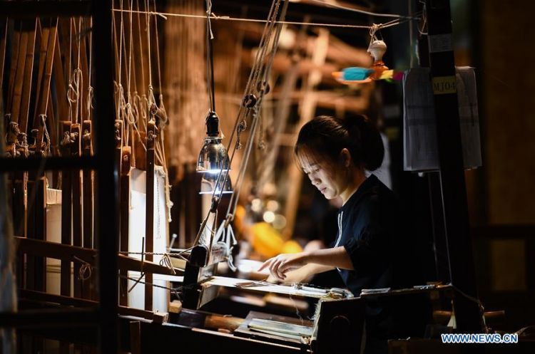 Nanjing Yalun Textiles: A Masterpiece of Chinese Craftsmanship