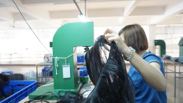 Haircuts for Women Factory Workers: A Cultural Transformation in Chinas Textile Industry