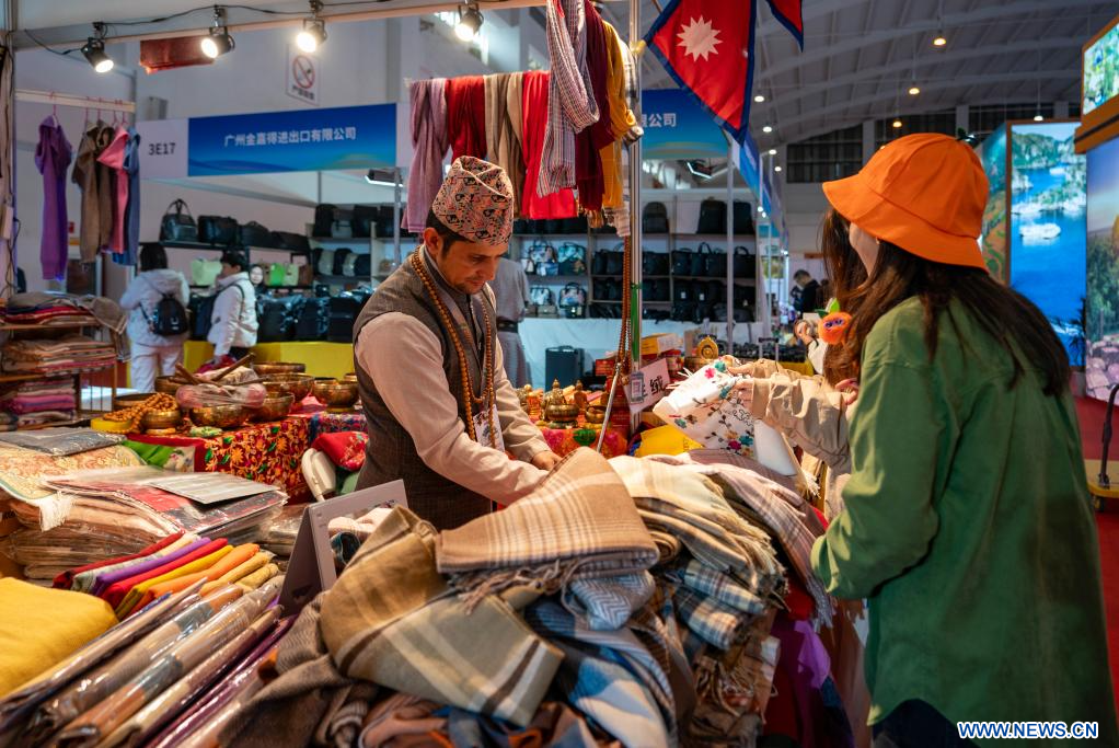 The Textile Trade in Yunnan Province, China: A Comprehensive Overview