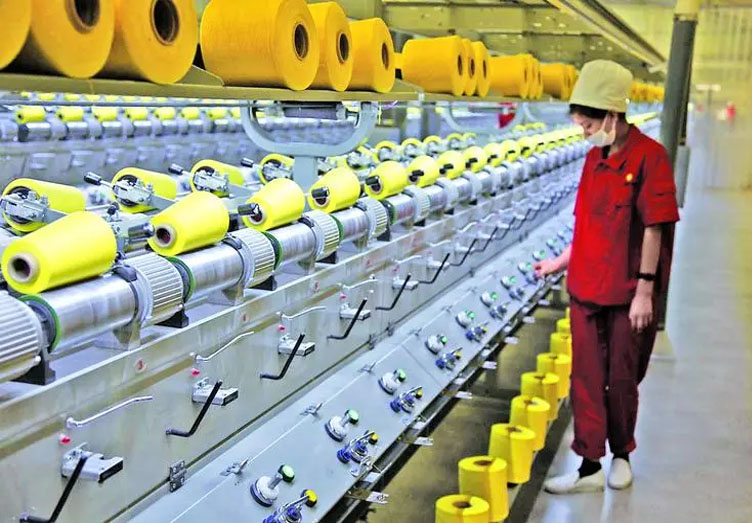 The Textile Industry in石家庄，A 1200-Word Journey