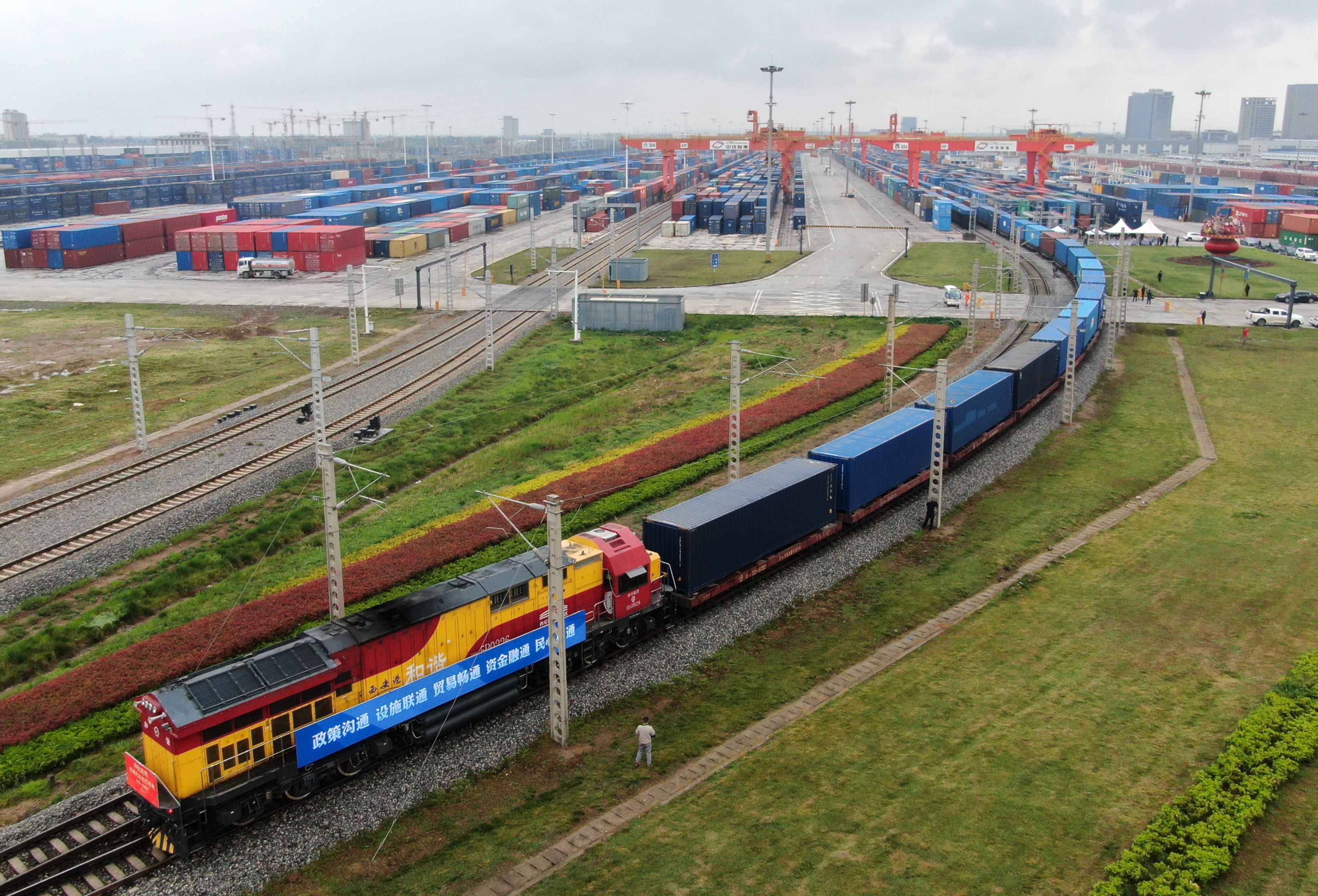 The Evolution of Shanghai Textiles Railway Transport in China