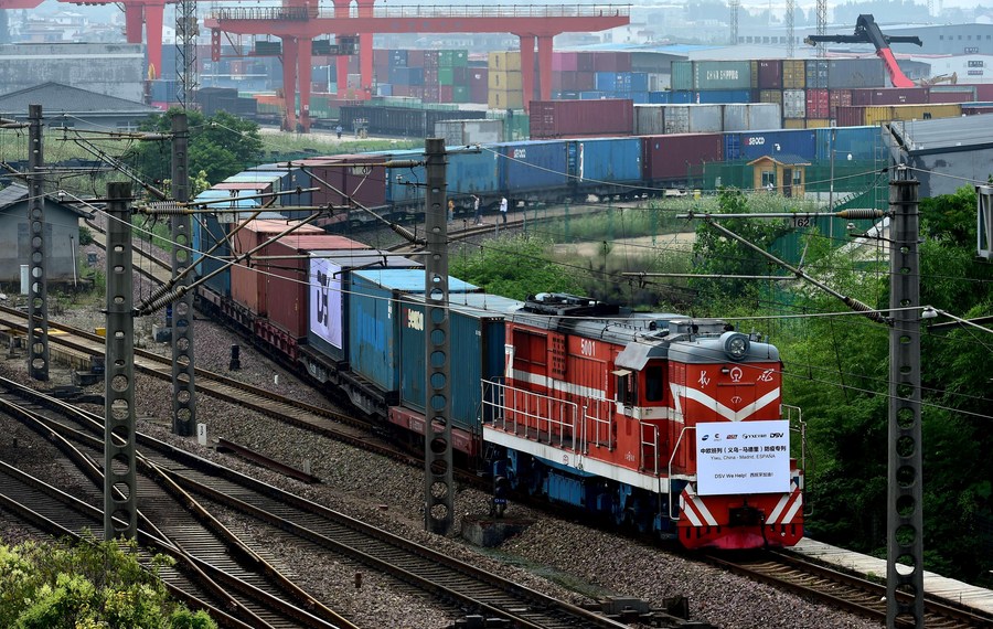 The Evolution of Shanghai Textiles Railway Transport in China