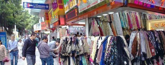 The Textile Wholesale Market in Zhengzhou: A南阳路纺织品批发的市场魅力