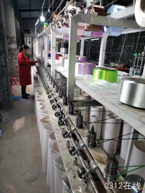 Join the Largest Textile Factory in the Area -一万纺织厂招聘