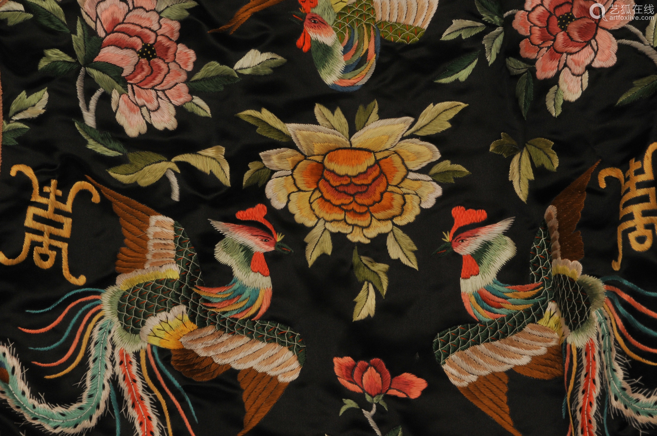 Phoenix and Wutong Textiles: Unique Cultural Symbols and Fashion Elements