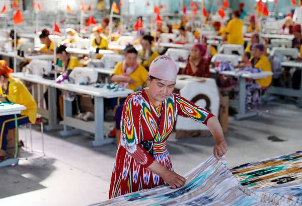 Xinjiangs Major Exported Textiles