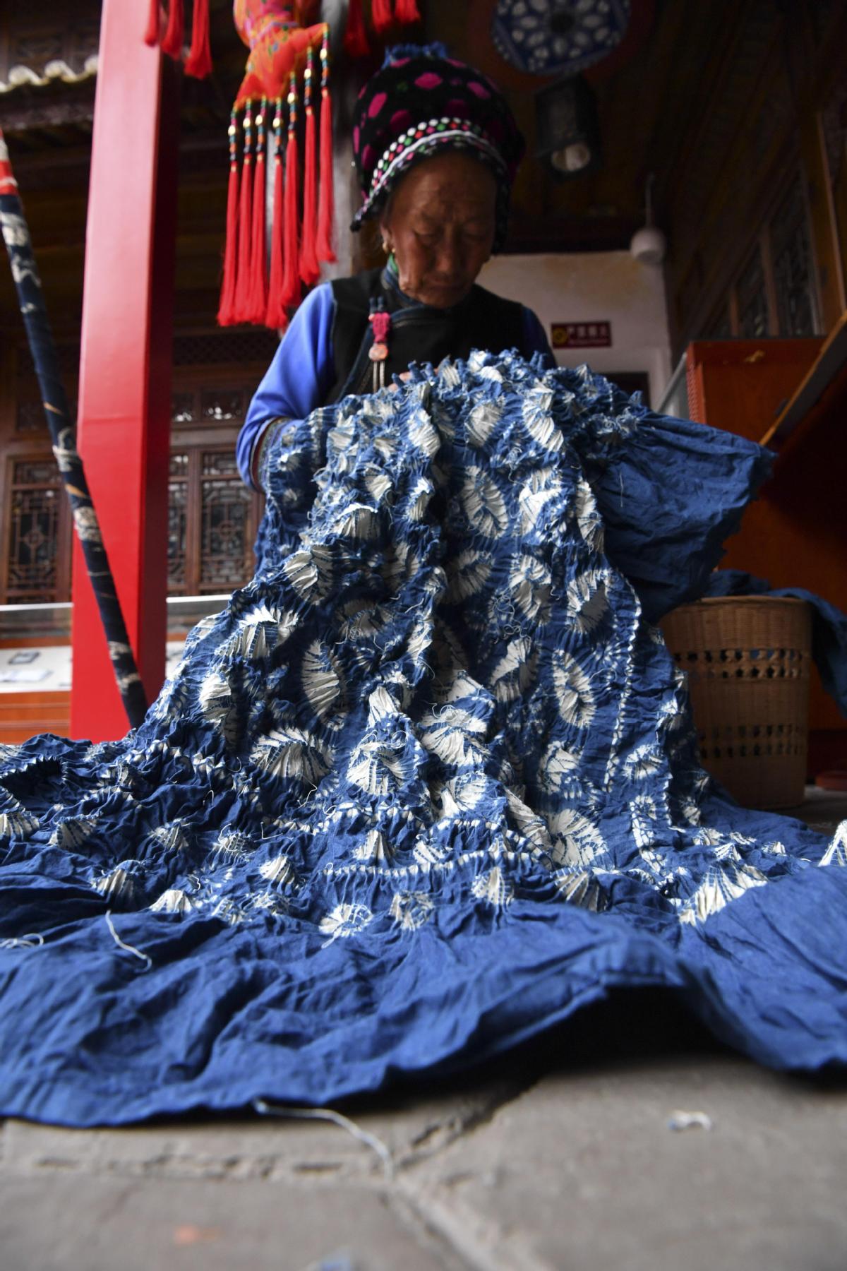 The Beauty of Hunan Textile Mill Women