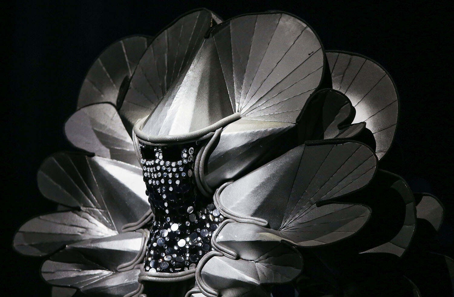 Wearable Textile Sculptures: The Fashion-Art Hybrid