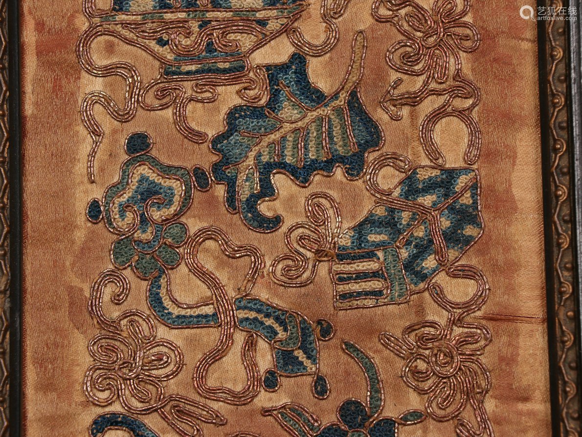 Embroidery - The Art of Traditional Chinese Textiles