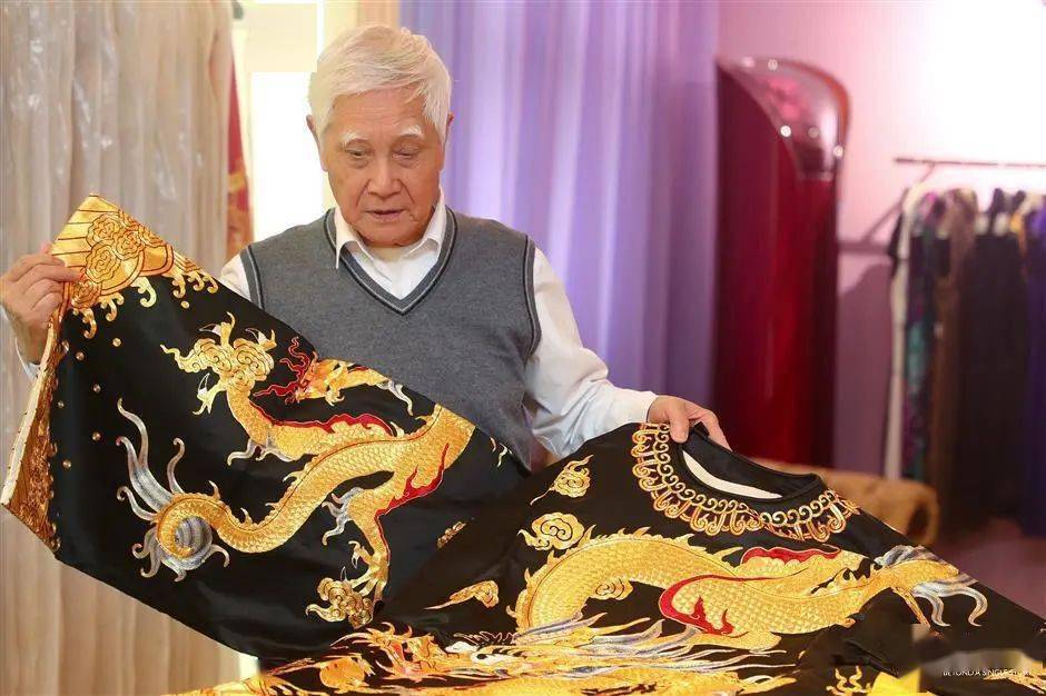 The Art of Craftsmanship: An In-Depth Look at Yan Hong Textiles