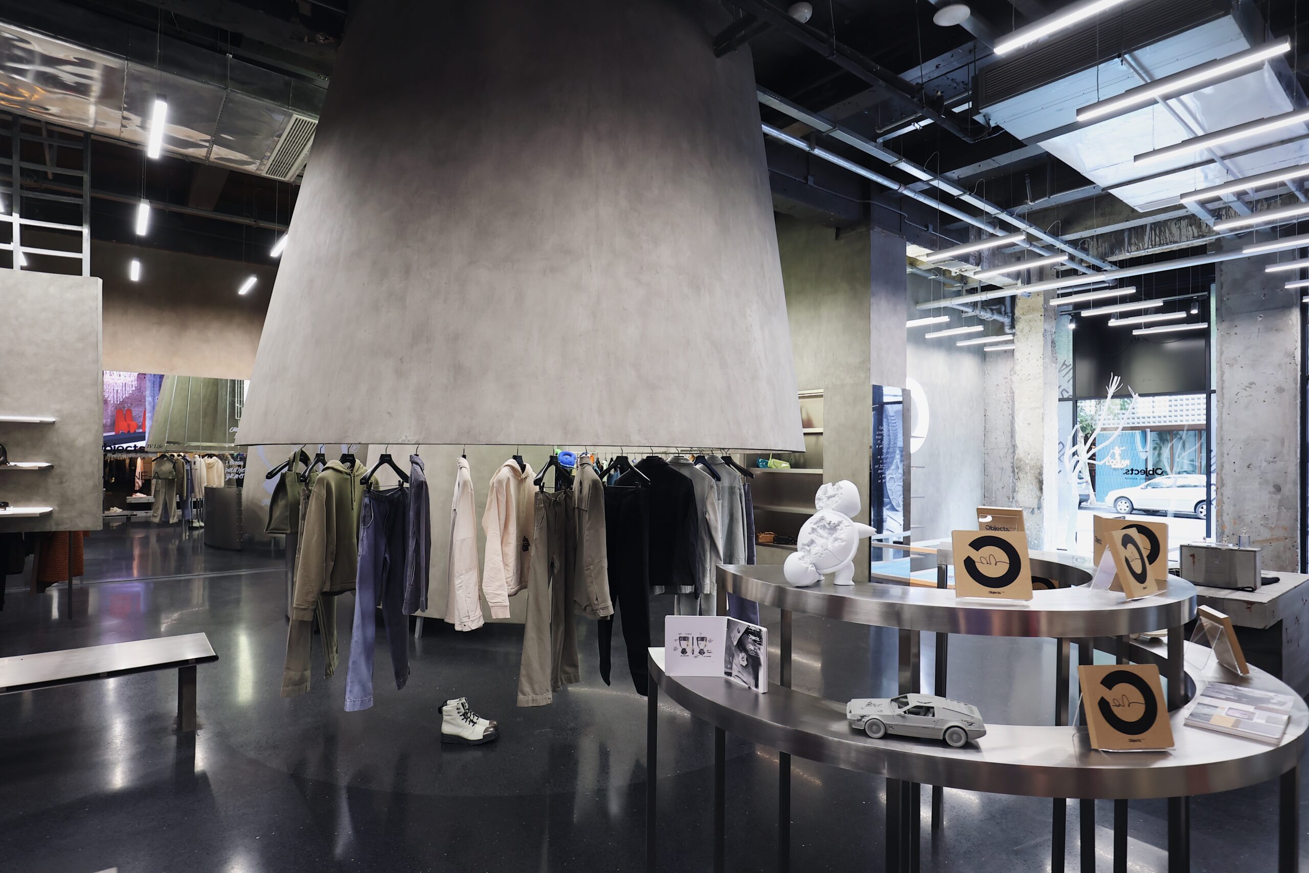 Shanghais Creative Apparel: A Unique Triumph in Textile Innovation