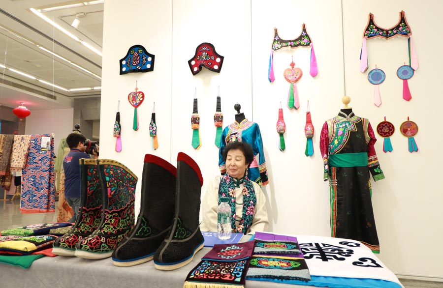 Hebei Langhua Textiles: A Journey Through Color and Culture