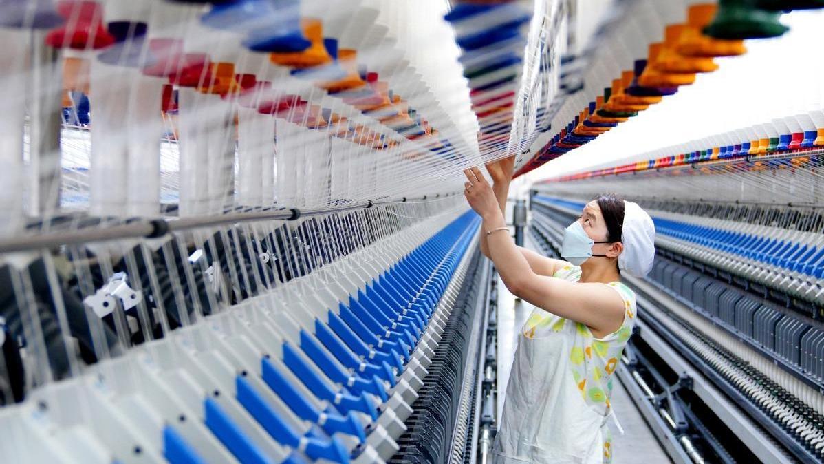 The Fabric of Innovation: The Story of Hu Textiles in Wenzhou