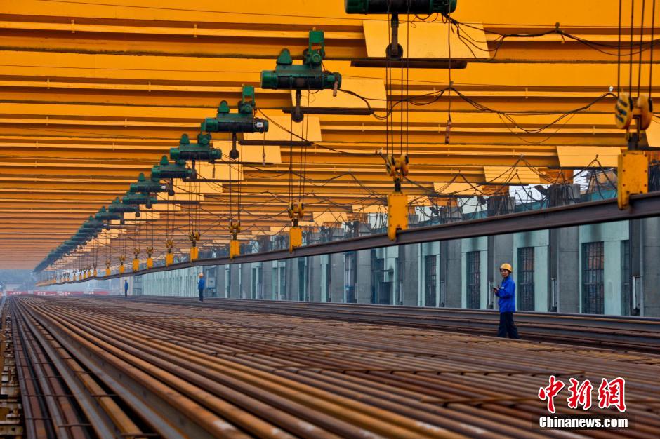 Expansion of the Guangan Textile Industry through Railway Freight