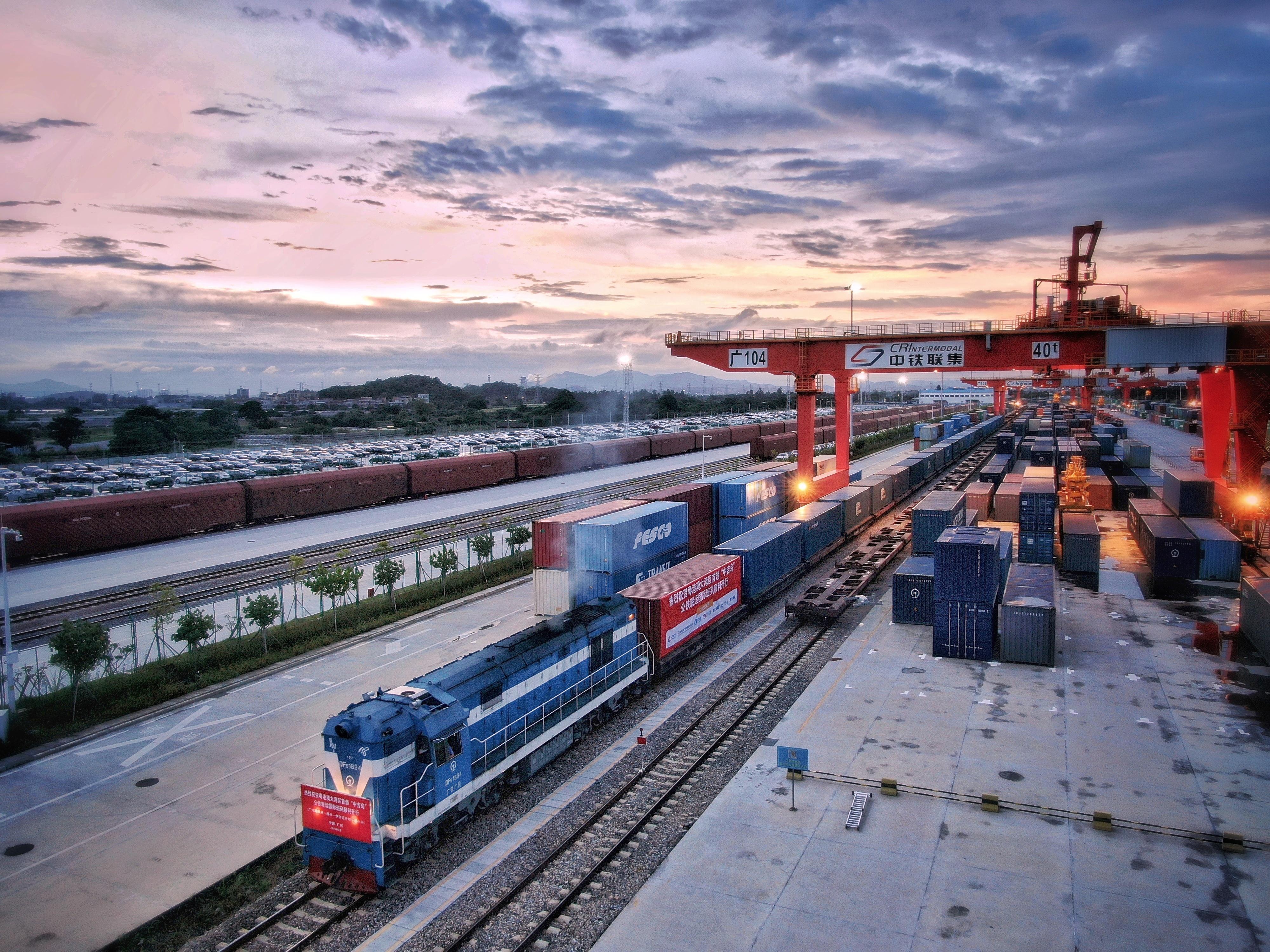 Expansion of the Guangan Textile Industry through Railway Freight