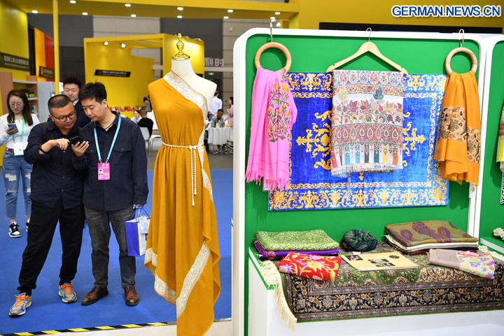 Navigating the Era of Textile Excellence: An Interview with Dongzhou Daimo Textiles