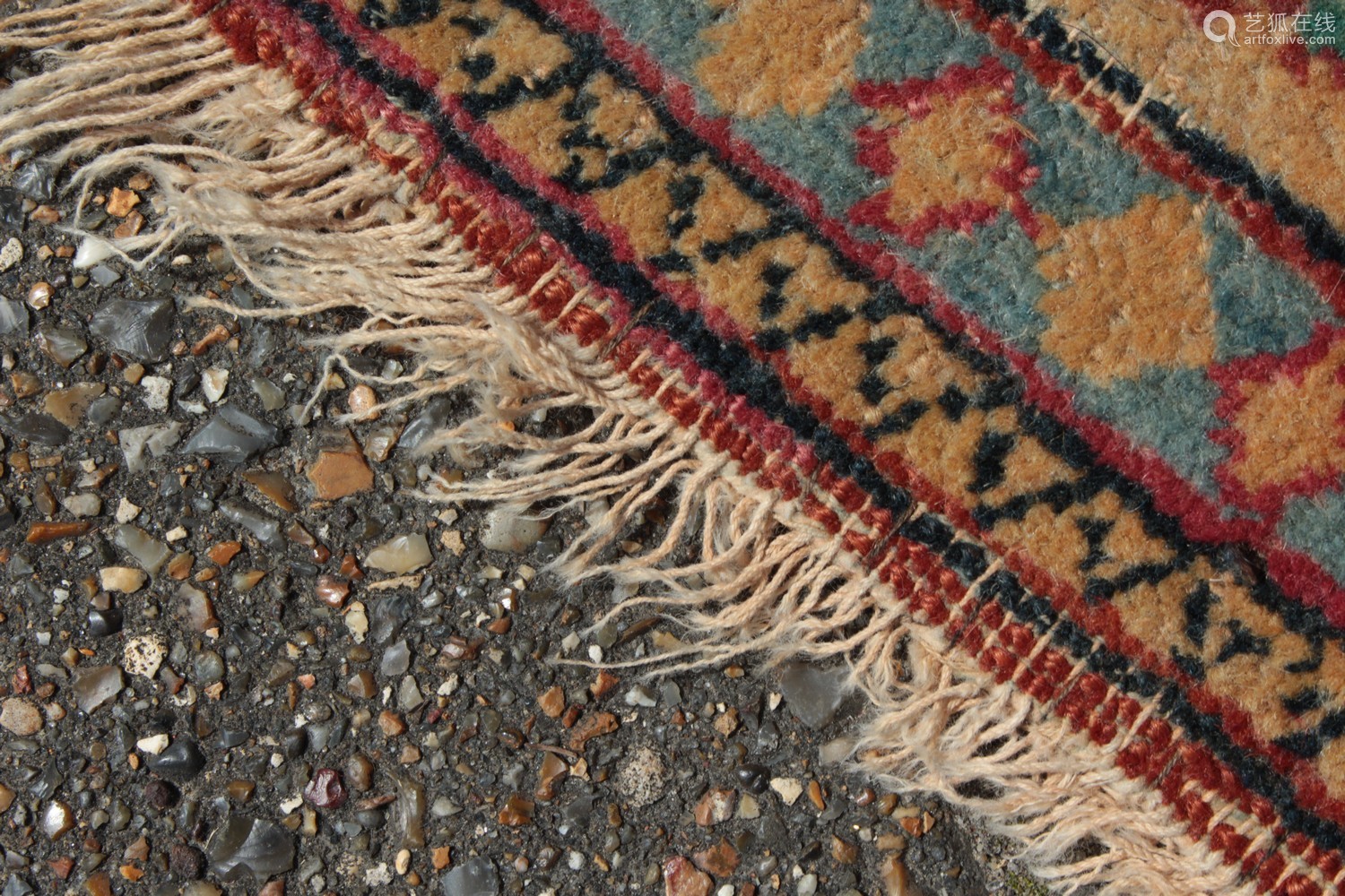 The Unique Charm of Haerin Textile Sands